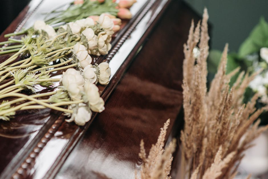 https://flowerssouthendonsea.co.uk/blog/southend-pier-floral-tribute-rules-explained-by-florist/